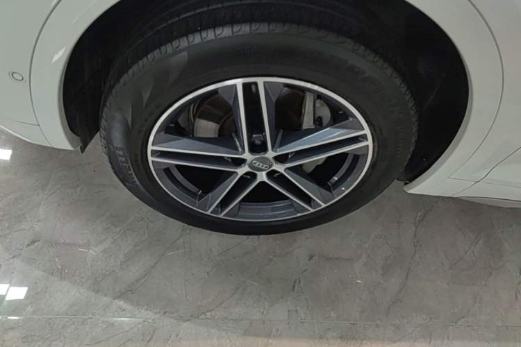Used Audi Q5L Sportback 2021 40 TFSI Fashion Model Left Front Wheel Hub