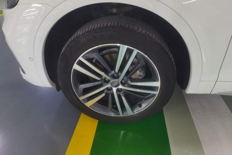Used Audi Q5L Sportback 2021 40 TFSI Luxury Edition Left Front Wheel Hub
