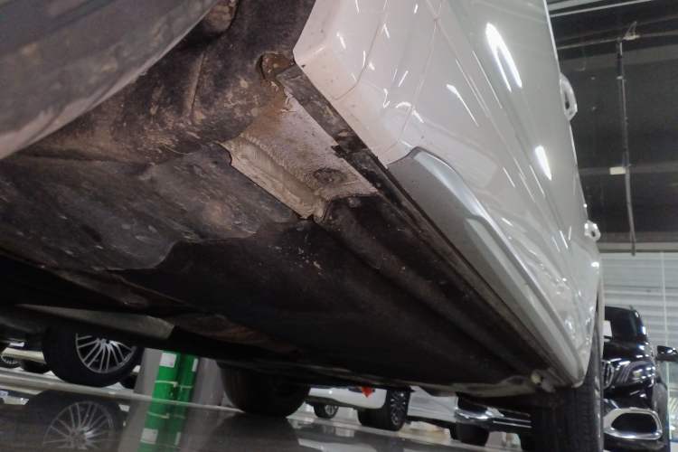 Used Audi Q5L Sportback 2021 40 TFSI Fashion Model Left Side Sill