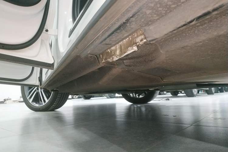 Used Audi Q5L Sportback 2021 40 TFSI Luxury Edition Left Side Sill