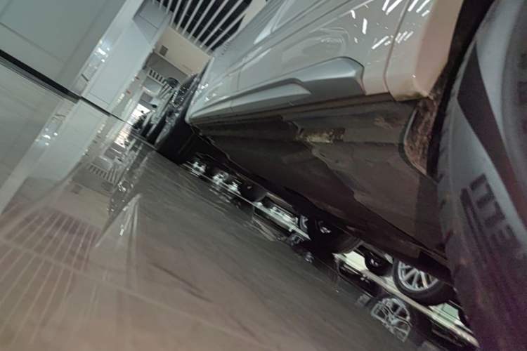 Used Audi Q5L Sportback 2021 40 TFSI Fashion Model Left Side Sill