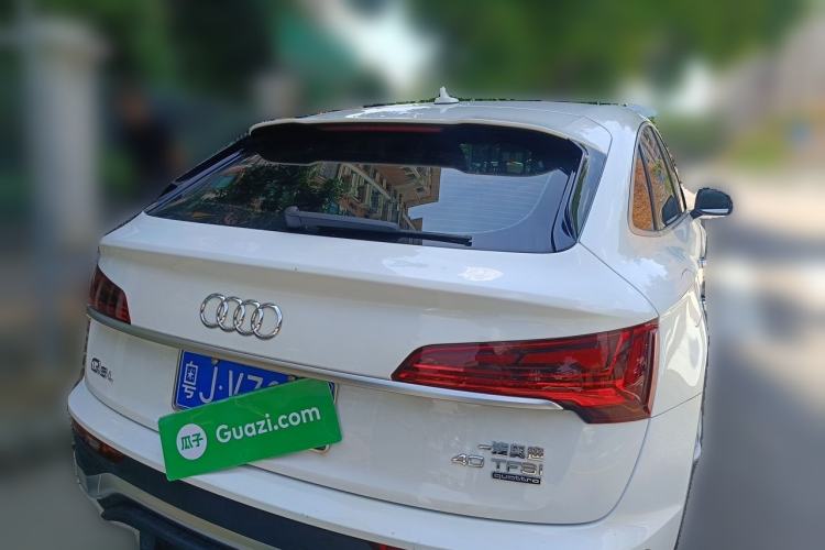 Used Audi Q5L Sportback 2021 40 TFSI Fashion Model Rear Right 45 Deg