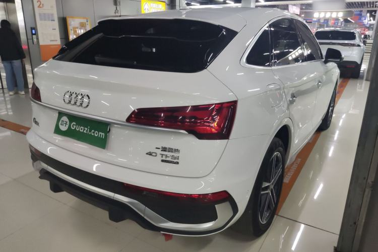 Used Audi Q5L Sportback 2021 40 TFSI Fashion Model Rear Right 45 Deg