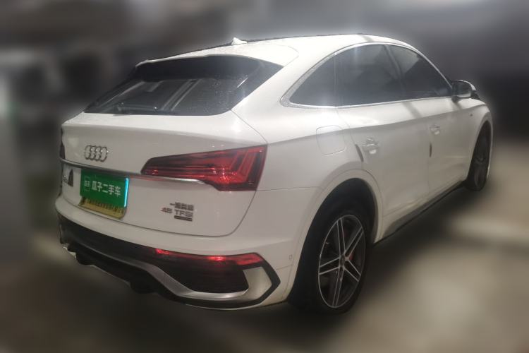 Used Audi Q5L Sportback 2021 40 TFSI Fashion Model Rear Right 45 Deg