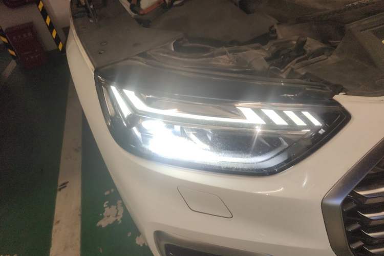 Used Audi Q5L Sportback 2021 45 TFSI Luxury Edition Right Front Headlight