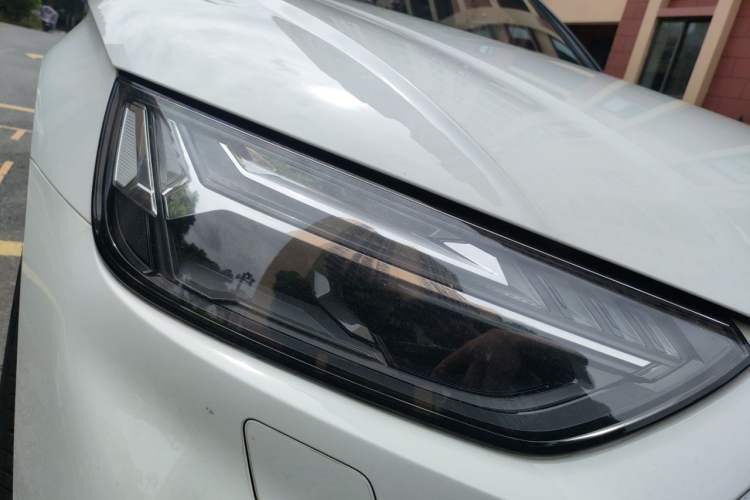 Used Audi Q5L Sportback 2021 45 TFSI Luxury Edition Right Front Headlight