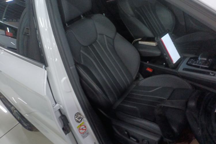 Used Audi Q5L Sportback 2021 40 TFSI Fashion Model Right Front Seat