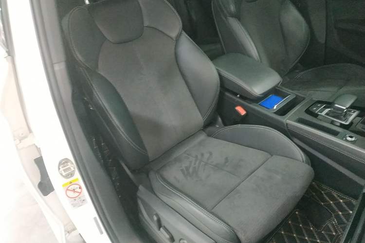 Used Audi Q5L Sportback 2021 40 TFSI Luxury Edition Right Front Seat