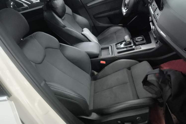Used Audi Q5L Sportback 2021 40 TFSI Luxury Edition Right Front Seat