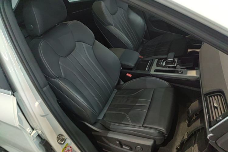 Used Audi Q5L Sportback 2021 40 TFSI Fashion Model Right Front Seat
