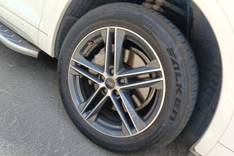 Used Audi Q5L Sportback 2021 40 TFSI Fashion Model Right Front Wheel Hub