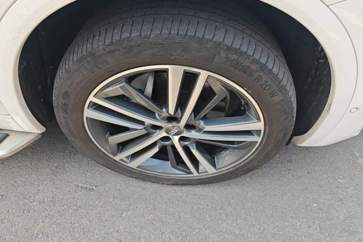 Used Audi Q5L Sportback 2021 40 TFSI Luxury Edition Right Front Wheel Hub