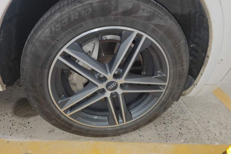 Used Audi Q5L Sportback 2021 40 TFSI Fashion Model Right Front Wheel Hub