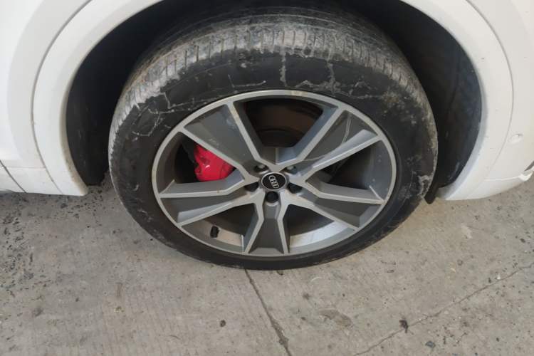 Used Audi Q5L Sportback 2021 45 TFSI Luxury Edition Right Front Wheel Hub