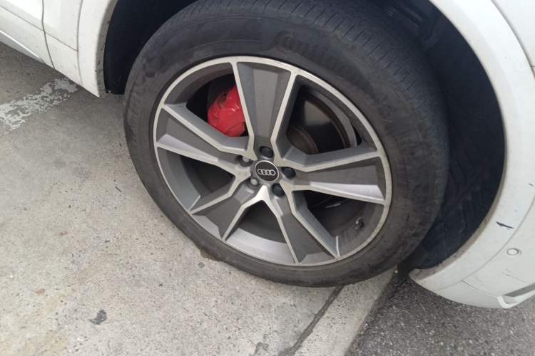 Used Audi Q5L Sportback 2021 45 TFSI Luxury Edition Right Front Wheel Hub