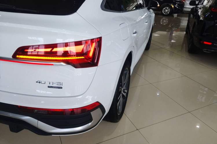 Used Audi Q5L Sportback 2021 40 TFSI Luxury Edition Right Rear Taillight