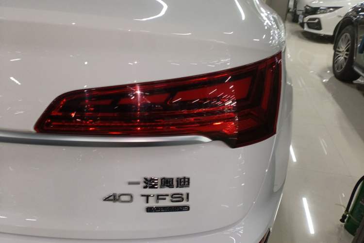 Used Audi Q5L Sportback 2021 40 TFSI Fashion Model Right Rear Taillight