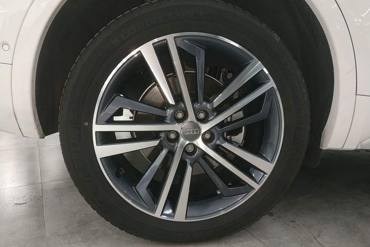 Used Audi Q5L Sportback 2021 40 TFSI Luxury Edition Right Rear Wheel Hub