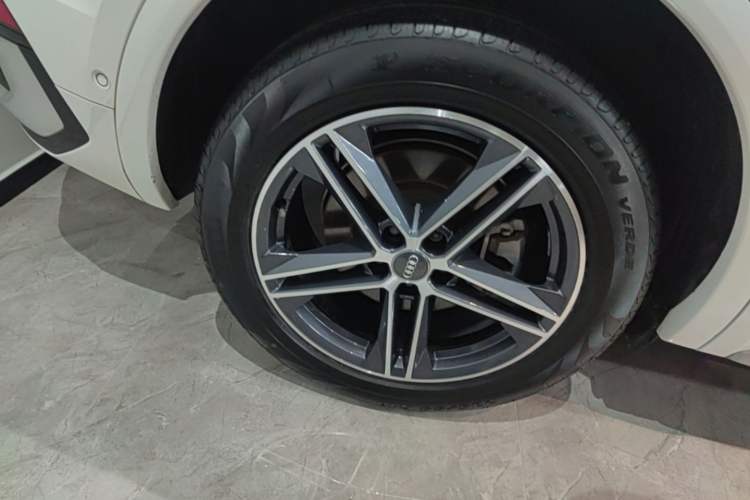 Used Audi Q5L Sportback 2021 40 TFSI Fashion Model Right Rear Wheel Hub