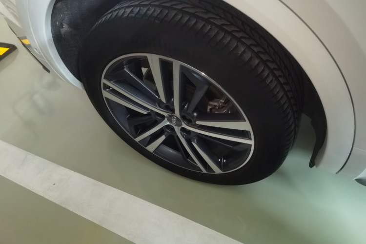 Used Audi Q5L Sportback 2021 40 TFSI Luxury Edition Right Rear Wheel Hub