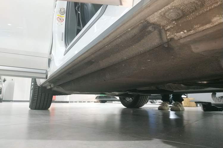 Used Audi Q5L Sportback 2021 40 TFSI Luxury Edition Right Side Sill