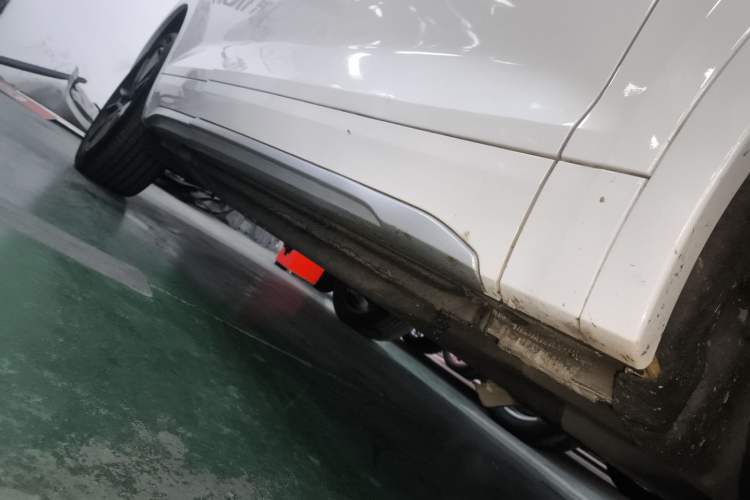 Used Audi Q5L Sportback 2021 40 TFSI Luxury Edition Right Side Sill