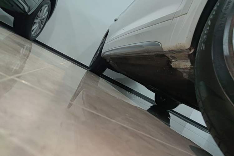 Used Audi Q5L Sportback 2021 40 TFSI Fashion Model Right Side Sill