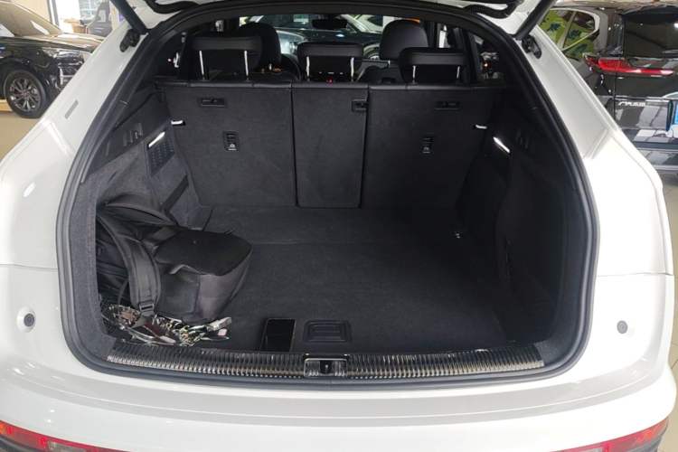Used Audi Q5L Sportback 2021 40 TFSI Luxury Edition Trunk