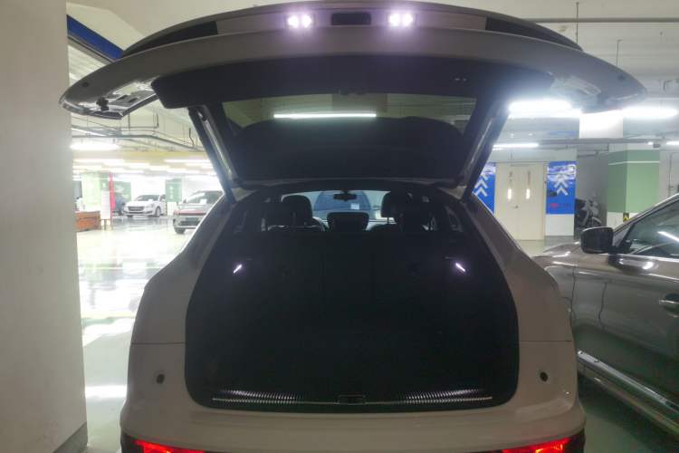 Used Audi Q5L Sportback 2021 40 TFSI Luxury Edition Trunk
