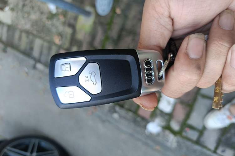 Used Audi Q5L Sportback 2021 40 TFSI Fashion Model Vehicle Key