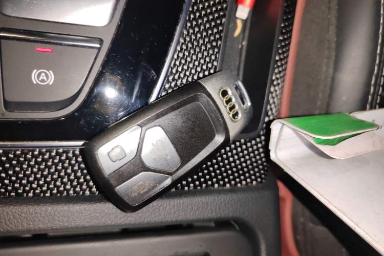 Used Audi Q5L Sportback 2021 45 TFSI Luxury Edition Vehicle Key