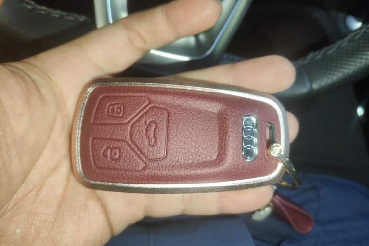 Used Audi Q5L Sportback 2021 45 TFSI Luxury Edition Vehicle Key