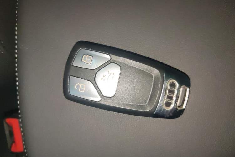 Used Audi Q5L Sportback 2021 40 TFSI Fashion Model Vehicle Key