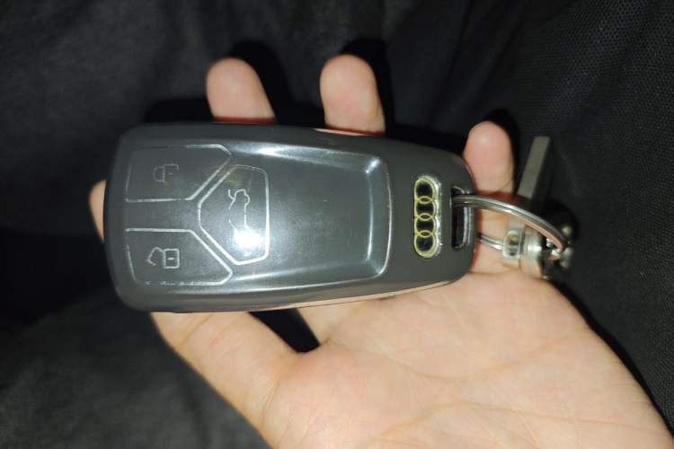 Used Audi Q5L Sportback 2021 40 TFSI Fashion Model Vehicle Key