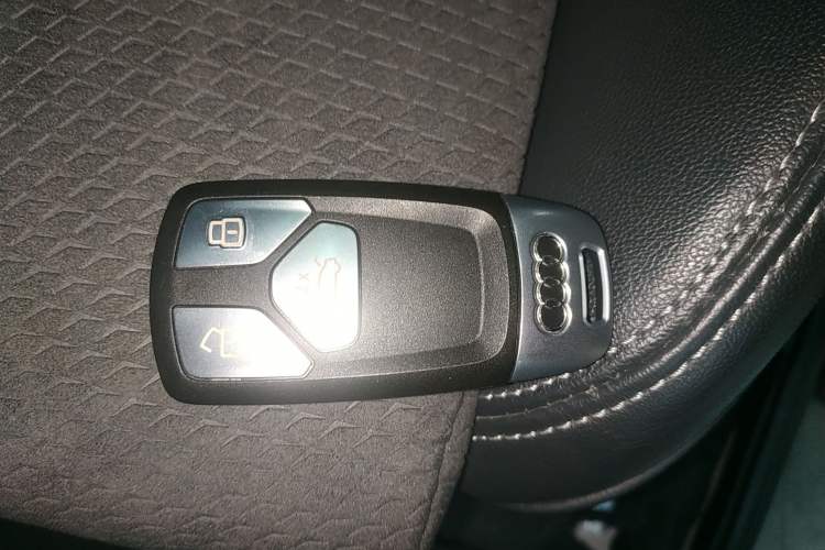 Used Audi Q5L Sportback 2021 40 TFSI Luxury Edition Vehicle Key