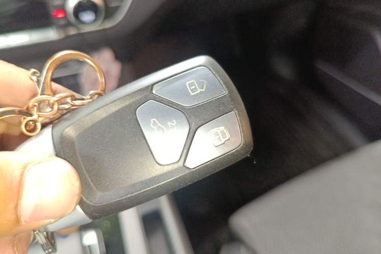 Used Audi Q5L Sportback 2021 45 TFSI Luxury Edition Vehicle Key