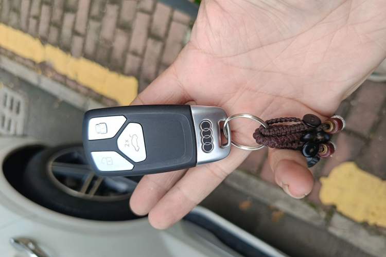 Used Audi Q5L Sportback 2021 40 TFSI Fashion Model Vehicle Key