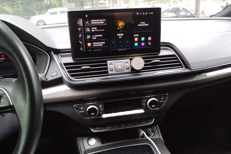 Used Audi Q5L Sportback 2022 Revised Version 45 TFSI Prestige Edition Audio And AC Panel