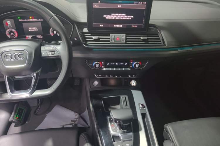 Used Audi Q5L Sportback 2022 Updated 40 TFSI Fashion Version Audio And AC Panel