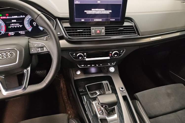 Used Audi Q5L Sportback 2022 Updated 45 TFSI Luxury Edition Audio And AC Panel