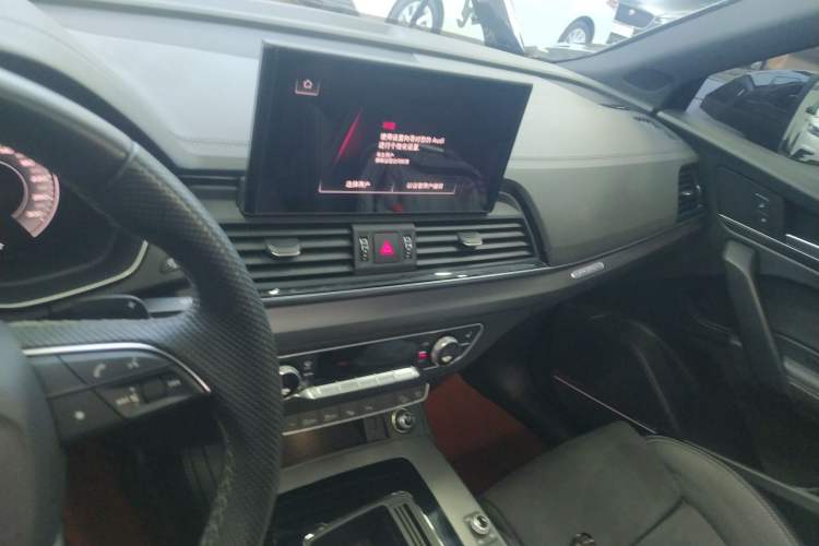 Used Audi Q5L Sportback 2022 Updated 45 TFSI Luxury Edition Audio And AC Panel