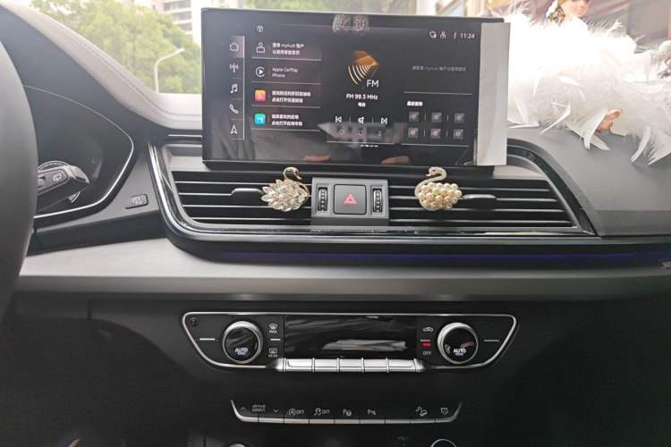 Used Audi Q5L Sportback 2022 40 TFSI Fashion Model Audio And AC Panel
