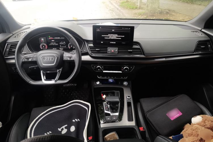 Used Audi Q5L Sportback 2022 40 TFSI Luxury Model Center Console
