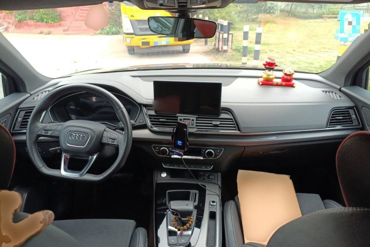 Used Audi Q5L Sportback 2022 Updated 40 TFSI Luxury Edition Center Console