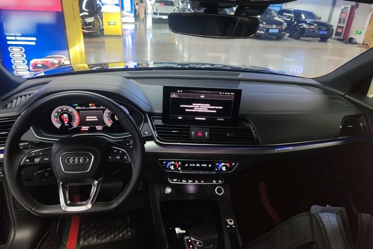 Used Audi Q5L Sportback 2022 40 TFSI Luxury Model Center Console