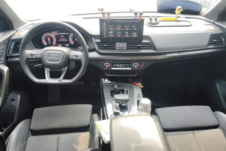 Used Audi Q5L Sportback 2022 Updated 40 TFSI Luxury Edition Center Console
