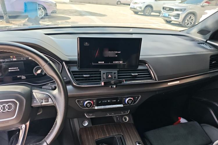 Used Audi Q5L Sportback 2022 45 TFSI Luxury Model Center Console