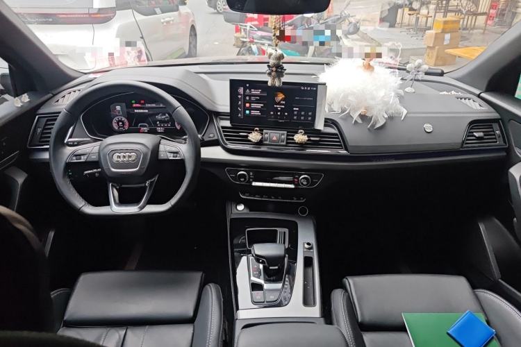 Used Audi Q5L Sportback 2022 40 TFSI Fashion Model Center Console