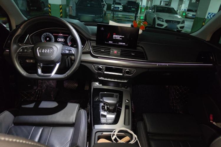 Used Audi Q5L Sportback 2022 40 TFSI Luxury Model Center Console