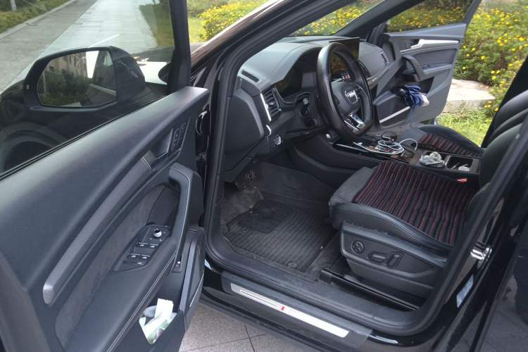 Used Audi Q5L Sportback 2022 Updated 45 TFSI Luxury Edition Driver Seat